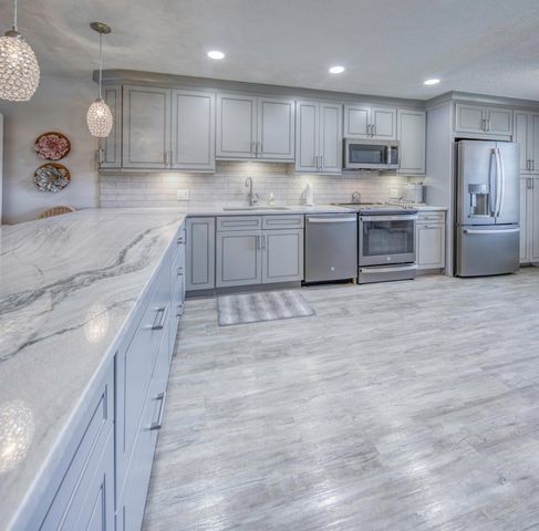 1720 NW 20th Street 201, Delray Beach, FL 33445