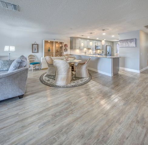 1720 NW 20th Street 201, Delray Beach, FL 33445