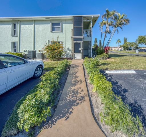 1720 NW 20th Street 201, Delray Beach, FL 33445
