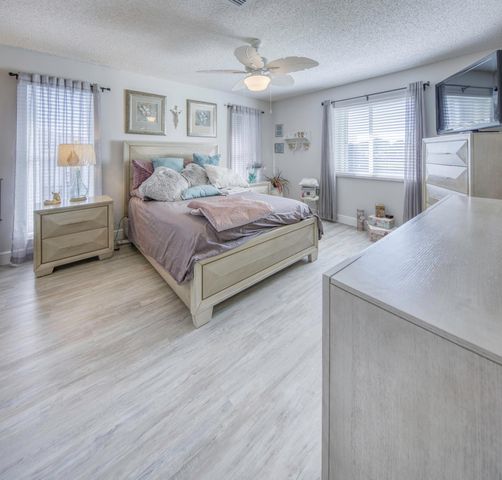 1720 NW 20th Street 201, Delray Beach, FL 33445