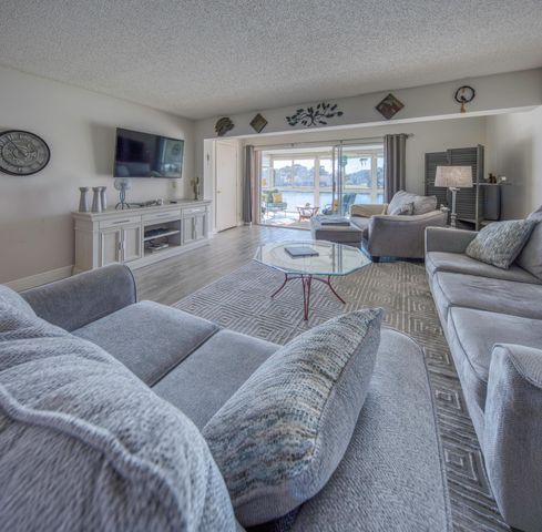 1720 NW 20th Street 201, Delray Beach, FL 33445