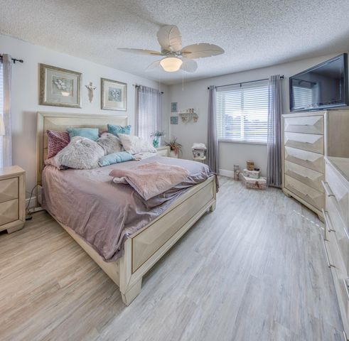 1720 NW 20th Street 201, Delray Beach, FL 33445