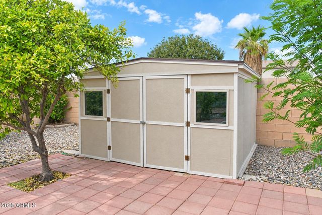 6810 W NICOLET Avenue, Glendale, AZ 85303