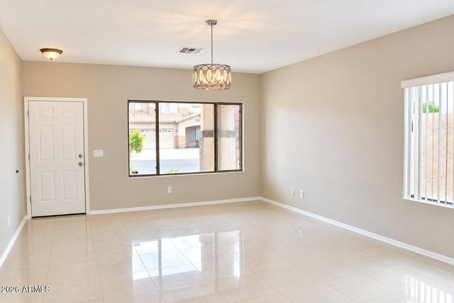 6810 W NICOLET Avenue, Glendale, AZ 85303