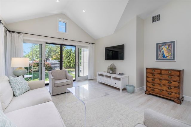 49 Keeher Avenue, Newport, RI 02840