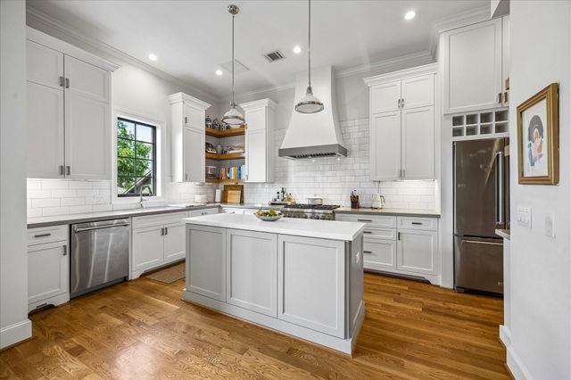 1710 Michigan Street, Houston, TX 77006