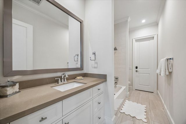 1710 Michigan Street, Houston, TX 77006