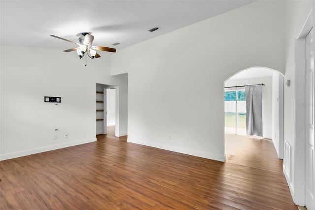 40206 PALM STREET, Lady Lake, FL 32159