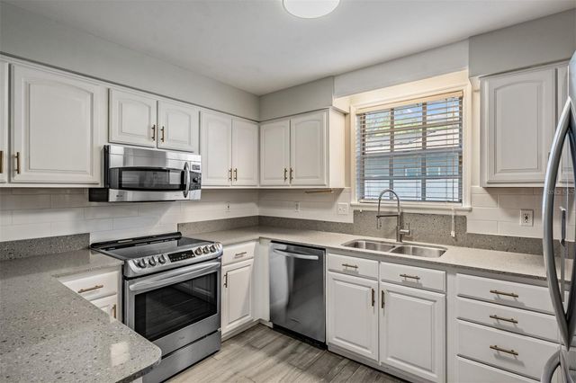 3220 W BAY VILLA AVENUE, Tampa, FL 33611