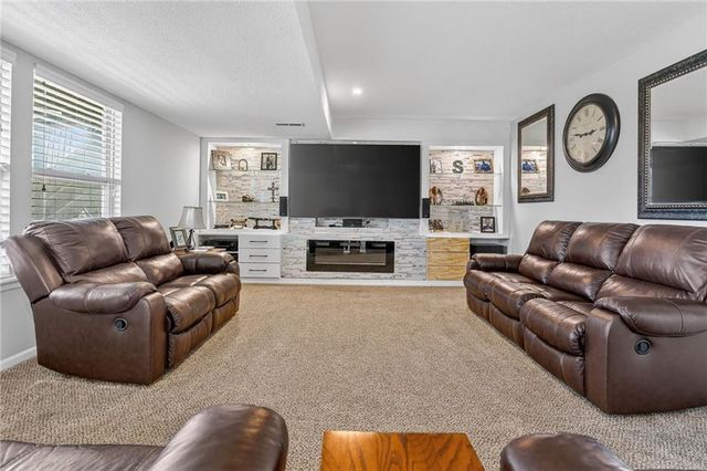 12817 Lathrop Avenue, Kansas City, KS 66109