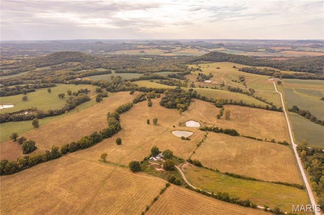 255 Gnade Road, Elsberry, MO 63343