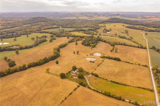 255 Gnade Road, Elsberry, MO 63343