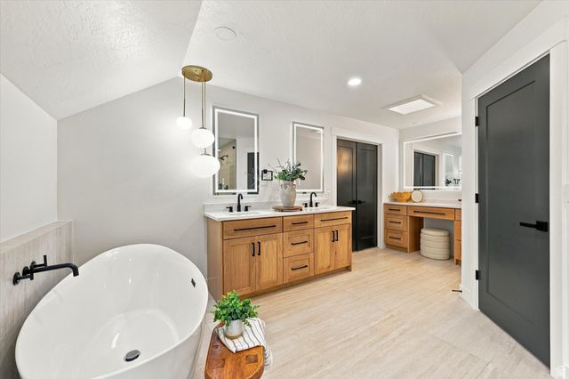 517 E HOLSTEIN WAY, Murray, UT 84107