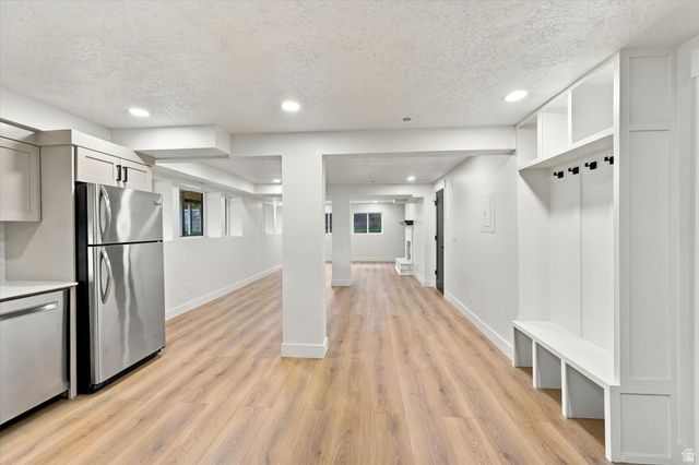 517 E HOLSTEIN WAY, Murray, UT 84107