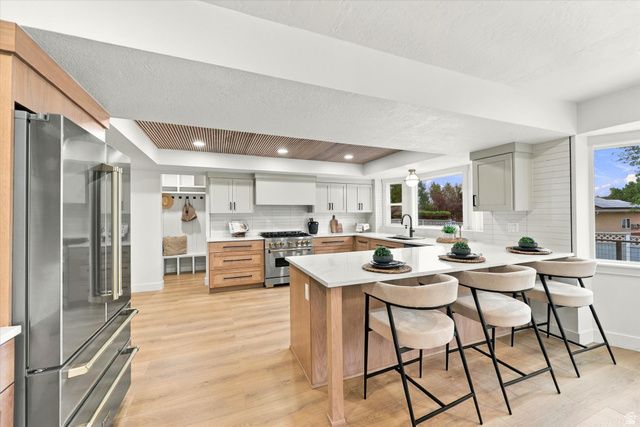 517 E HOLSTEIN WAY, Murray, UT 84107