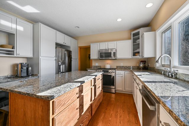 623 Carver Bluffs Parkway, Carver, MN 55315