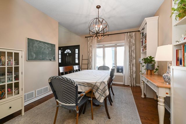 623 Carver Bluffs Parkway, Carver, MN 55315