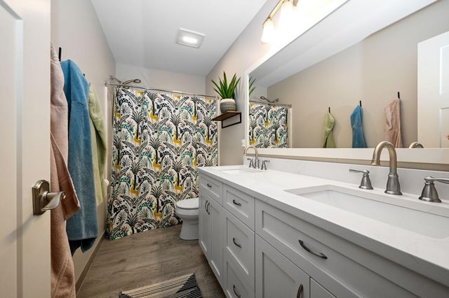 623 Carver Bluffs Parkway, Carver, MN 55315