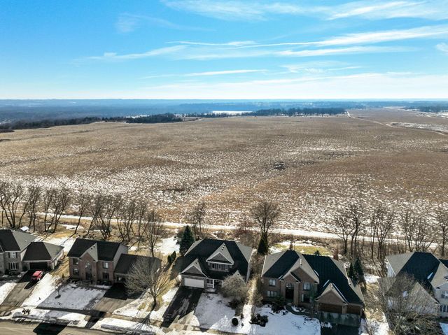 623 Carver Bluffs Parkway, Carver, MN 55315