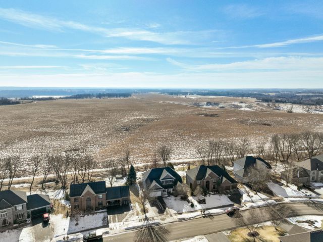 623 Carver Bluffs Parkway, Carver, MN 55315