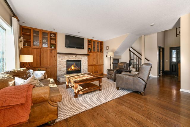 623 Carver Bluffs Parkway, Carver, MN 55315