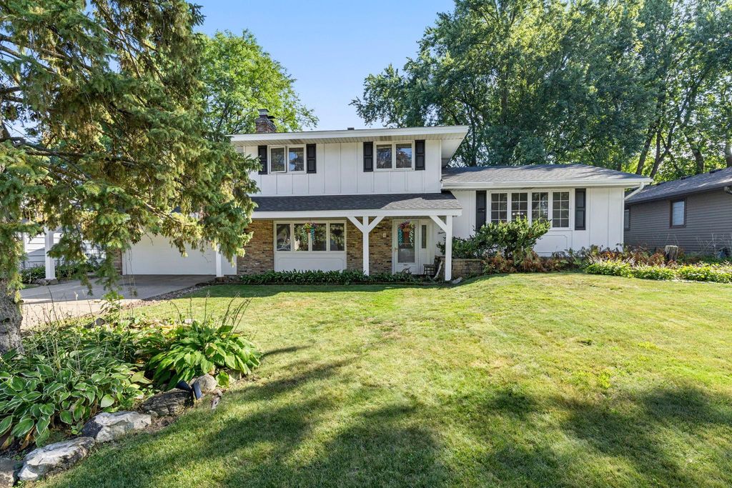 1000 Tiller Lane, Shoreview, MN 55126 — photo 2