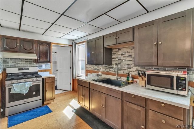 95 Guernsey St, Buffalo, NY 14207