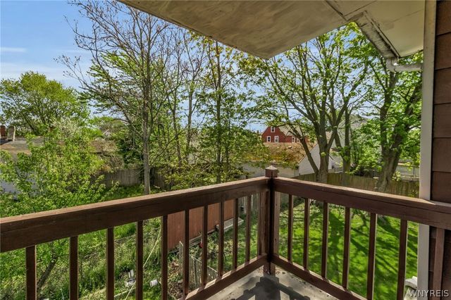 95 Guernsey St, Buffalo, NY 14207
