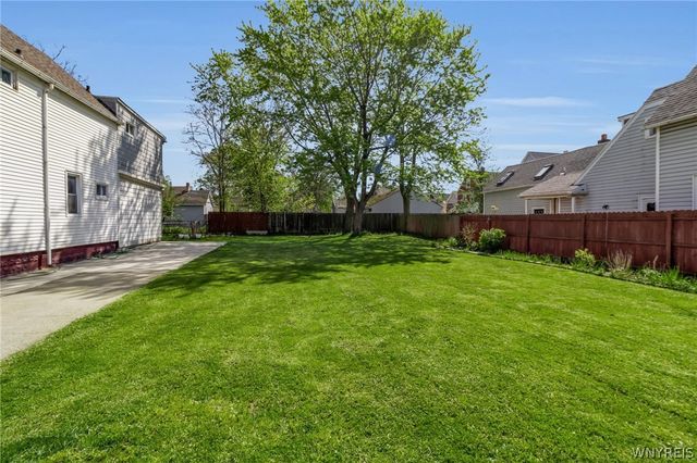 95 Guernsey St, Buffalo, NY 14207