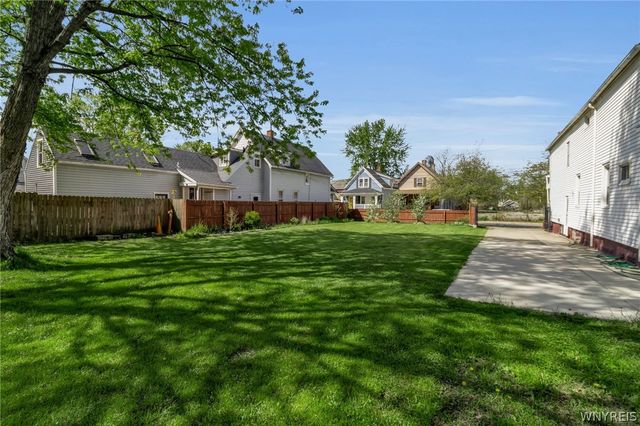 95 Guernsey St, Buffalo, NY 14207