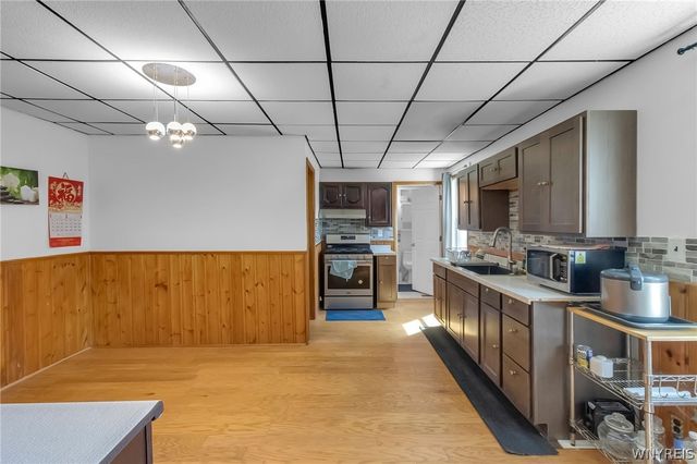 95 Guernsey St, Buffalo, NY 14207