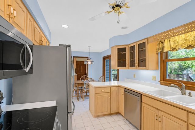 41W067 Colson Drive, St. Charles, IL 60175