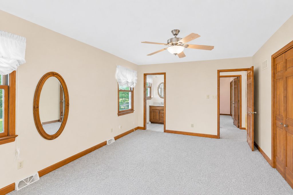 Image 21 of property listing at 41W067 Colson Drive, St. Charles, IL 60175
