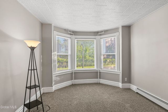 27 Mohawk Avenue, Waterford, NY 12188