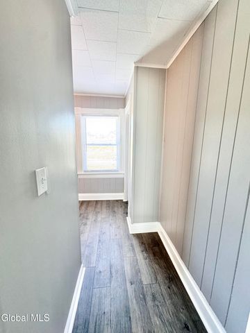 27 Mohawk Avenue, Waterford, NY 12188
