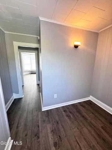 27 Mohawk Avenue, Waterford, NY 12188