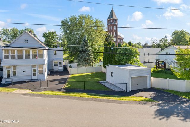 27 Mohawk Avenue, Waterford, NY 12188