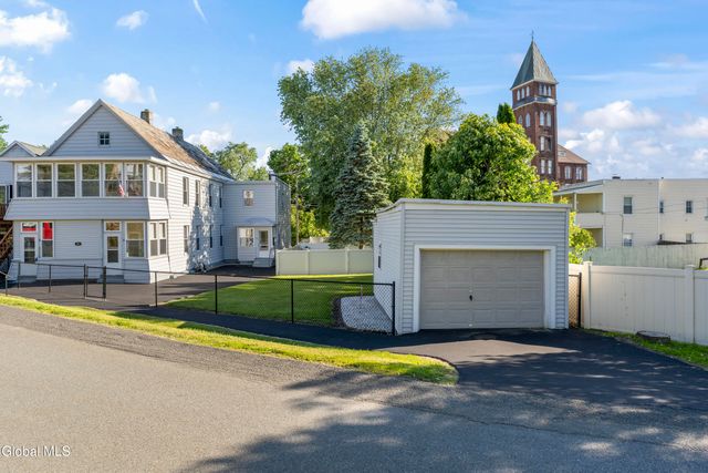 27 Mohawk Avenue, Waterford, NY 12188