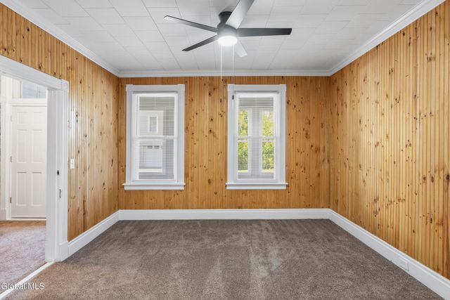 27 Mohawk Avenue, Waterford, NY 12188