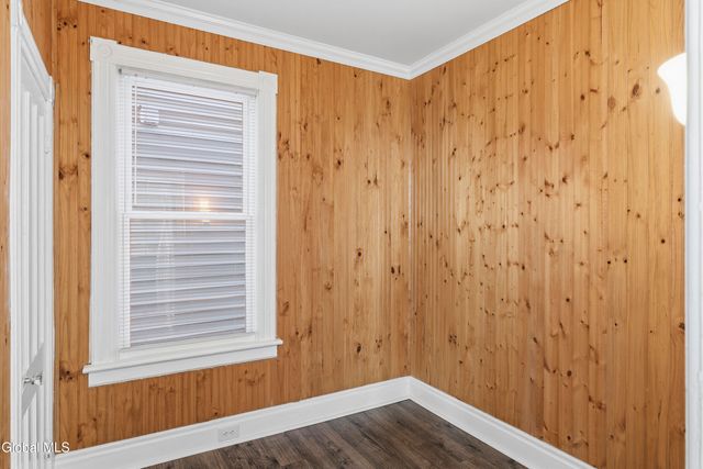 27 Mohawk Avenue, Waterford, NY 12188