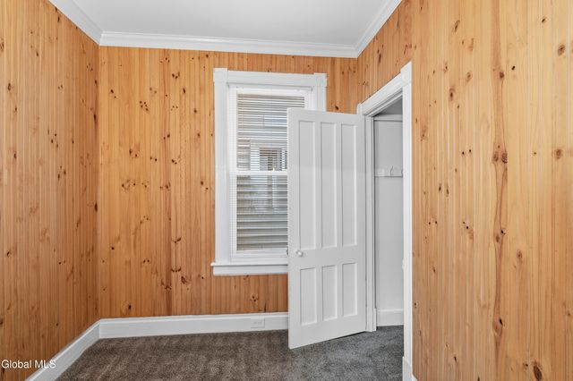 27 Mohawk Avenue, Waterford, NY 12188