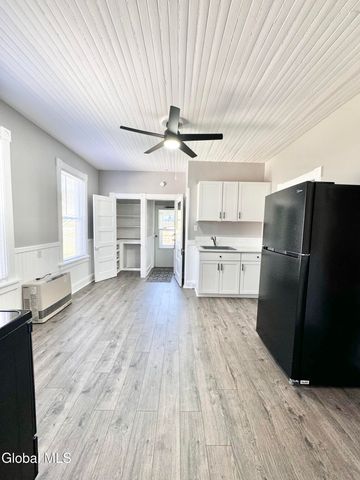 27 Mohawk Avenue, Waterford, NY 12188