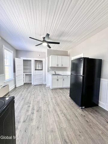 27 Mohawk Avenue, Waterford, NY 12188