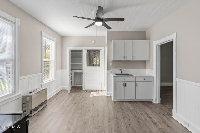 27 Mohawk Avenue, Waterford, NY 12188