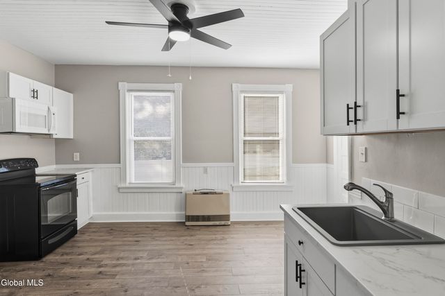 27 Mohawk Avenue, Waterford, NY 12188