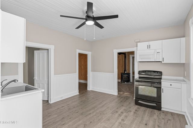 27 Mohawk Avenue, Waterford, NY 12188