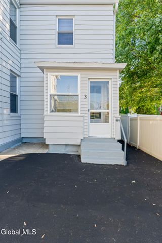 27 Mohawk Avenue, Waterford, NY 12188
