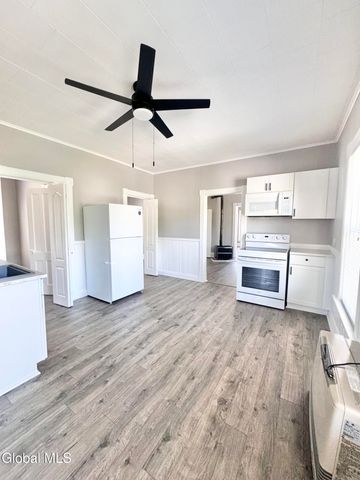 27 Mohawk Avenue, Waterford, NY 12188