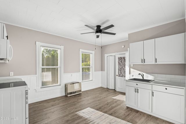 27 Mohawk Avenue, Waterford, NY 12188