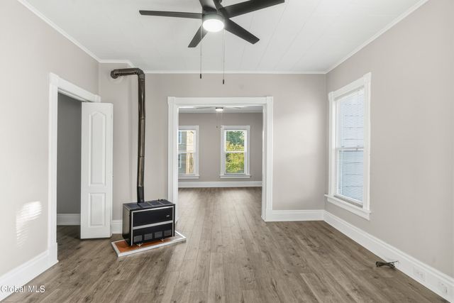 27 Mohawk Avenue, Waterford, NY 12188